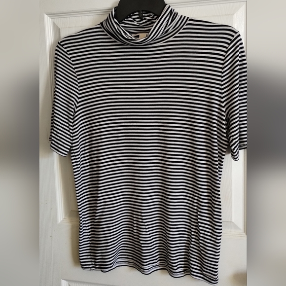 Michael Kors Turtle Neck Stretchy Top - Picture 2 of 7